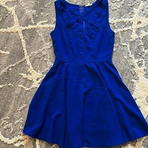 Blue cut out top dress size smalll